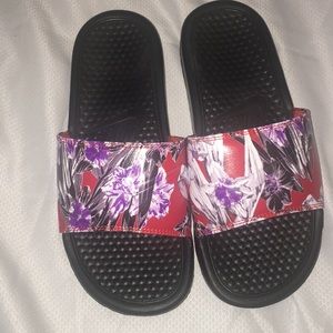 Nike slides